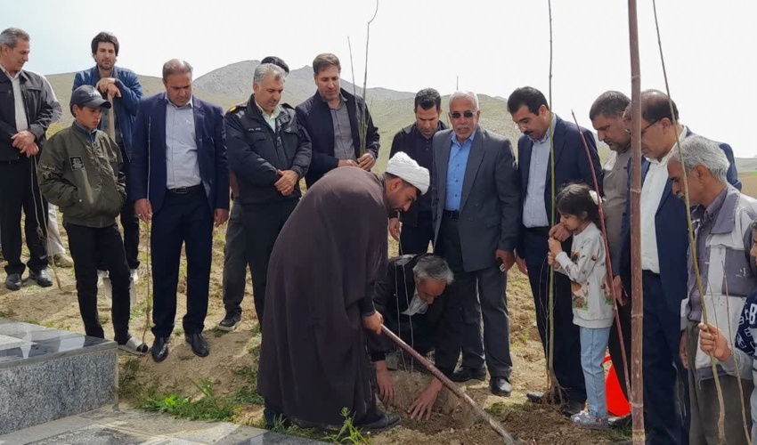 تداوم پویش نهالکاری "سرو ایران" به  مناسبت گرامیداشت سالروز ولادت رهبر قائد شهید انقلاب و روز ارتش جمهوری اسلامی