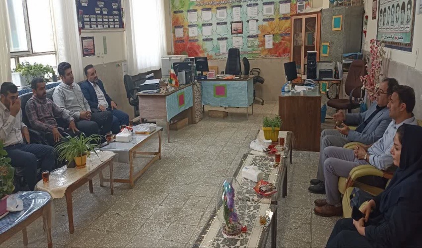 برگزاری پویش ملی درختکاری در مدرسه شیخ صدوقی  شهرستان سنقر همزمان با هفته سلامت