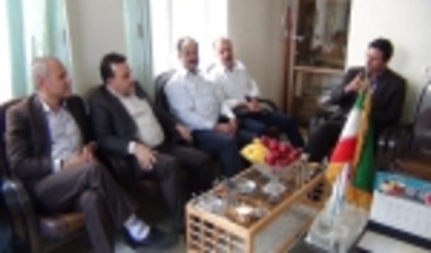 سازمان جنگلها ، مراتع و آبخیزداری کشورکمکهای نقدی وغیرنقدی خود را با اعزام هیئتی ازمسئولین این سازمان اهدائ نمود ند.