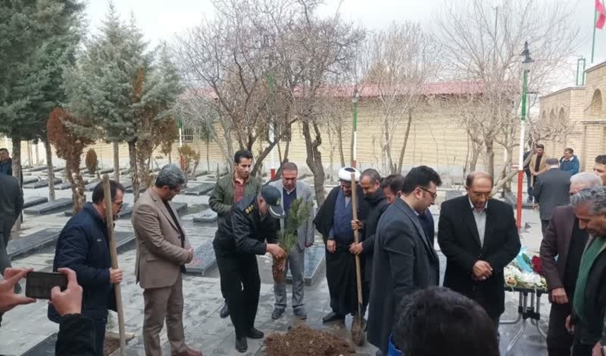 نشست بررسی چالشهای زیست محیطی در پاوه