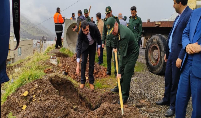 کاشت نهال به مناسبت آغاز هفته منابع طبیعی در شهرستان پاوه