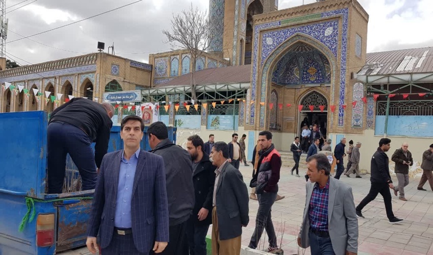 توزیع نهال رایگان در بین آحاد مردم استان 