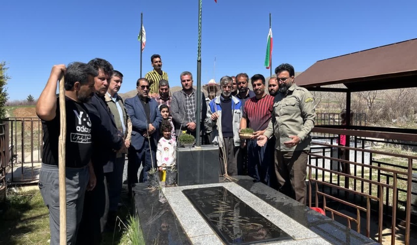 مراسم کاشت نهال در شهرستان صحنه به مناسبت روز طبیعت و به تاسی به سیره  نورانی امیر المومنین (ع)
