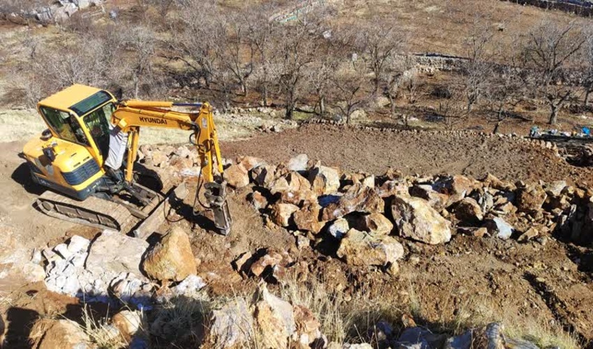 توقیف یک دستگاه بیل مکانیک در شهرستان پاوه