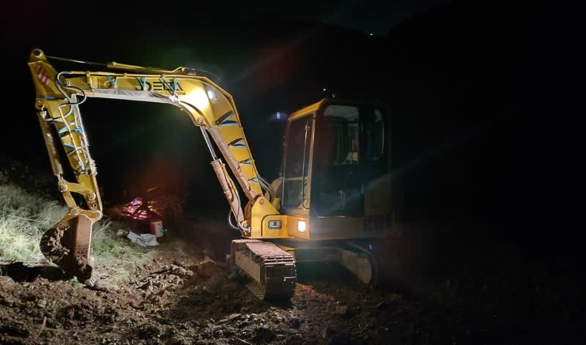 شناسایی و توقف یک دستگاه بیل مکانیکی بدون مجوز در اراضی ملی پلاک ۸ اصلی موسوم به نجار