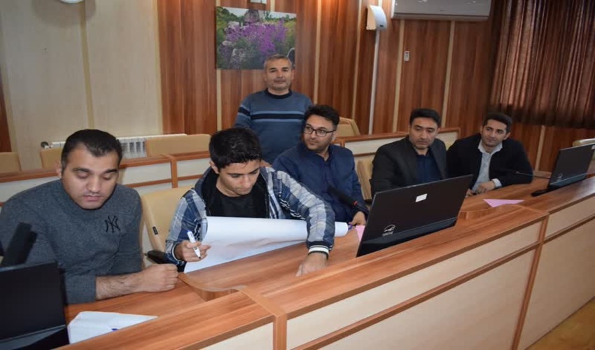 برگزاری دوره آموزشی تسهیلگری ویژه مدیران ادارات منابع طبیعی استان کرمانشاه 