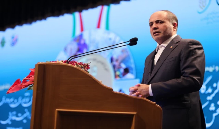 تجلیل از بانوی خیر و حامی منابع طبیعی شهرستان اسلام‌آباد غرب، به‌عنوان نمونه ملی