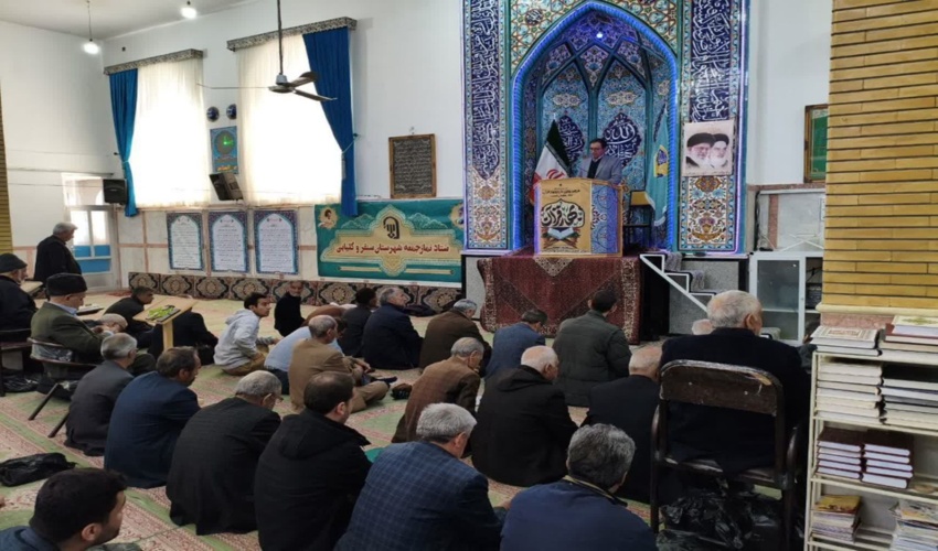 سخنرانی قبل از خطبه رییس اداره منابع طبیعی شهرستان سنقر و حضور کارکنان منابع طبیعی این شهرستان در نماز عبادی ـ سیاسی جمعه به مناسبت هفته منابع طبیعی