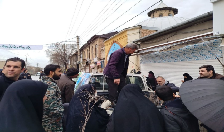 مدیرکل منابع طبیعی وآبخیزداری استان از توزیع بیش از 180000اصله انواع نهال مثمر و غیرمثمر در برنامه قرارگاه جهادی سرو ایران وبه مناسبت شهادت رهبرشهیدمان خبرداد.