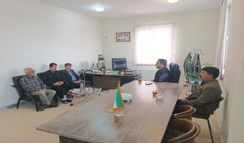 بازدید نوروزی معاونت توسعه و پشتیبانی اداره کل و رییس حوزه مدیریت از اداره منابع طبیعی و آبخیزداری شهرستان هرسین