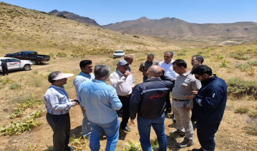 بررسی  مناطق مورد نظر جهت اکتشاف  شرکت توسعه و نوسازی صنایع معدنی ایران با حضور مدیر کل منابع طبیعی استان کرمانشاه