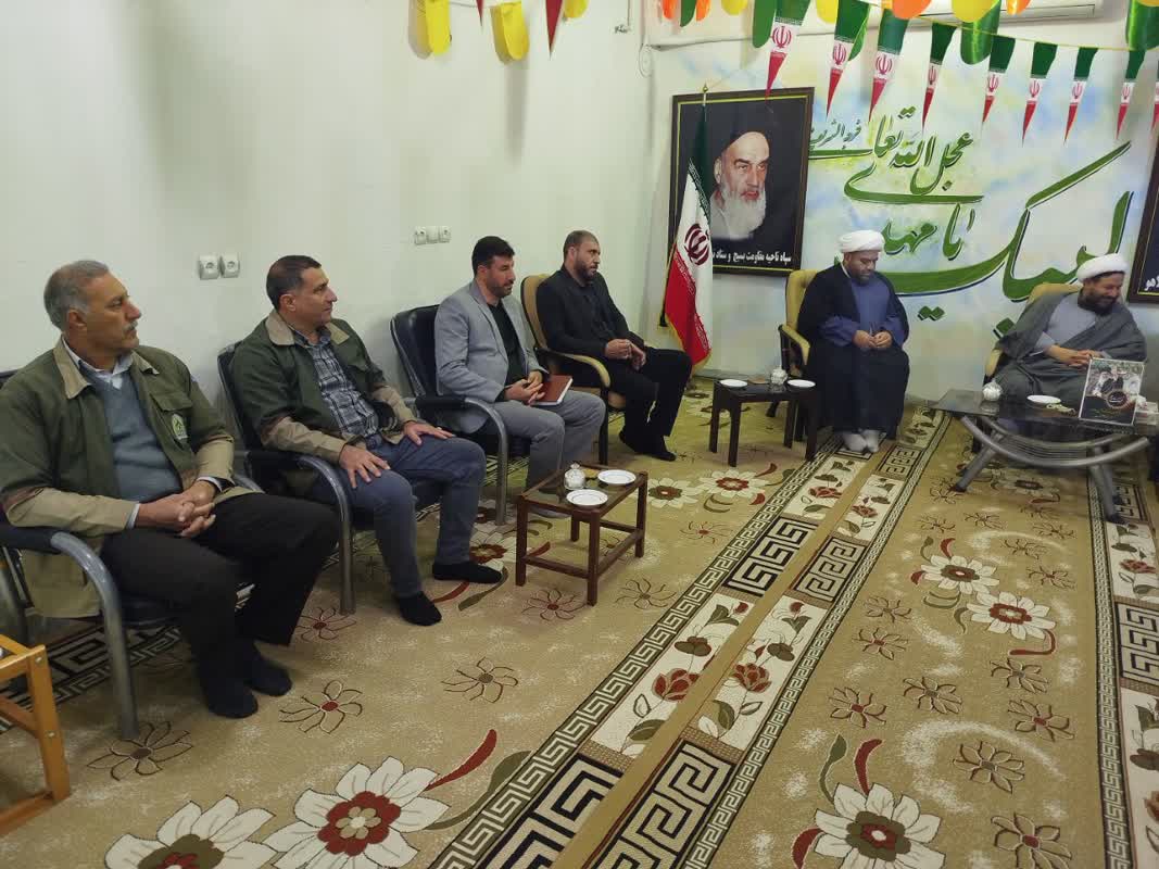 دیدار رییس و معاون و پرسنل منابع طبیعی با امام جمعه شهرستان  دالاهو 